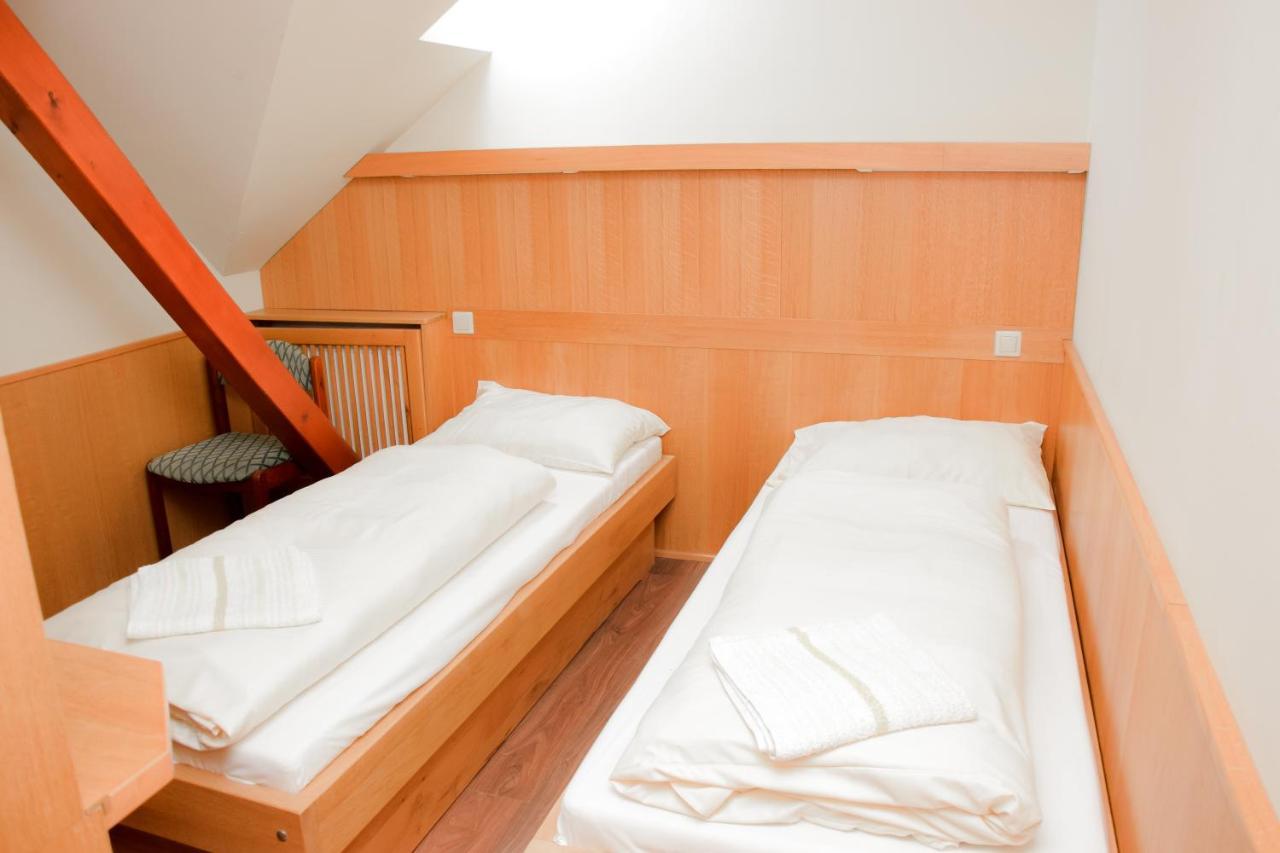 Csikar Csarda Es Panzio Hotel Koszeg Exterior photo