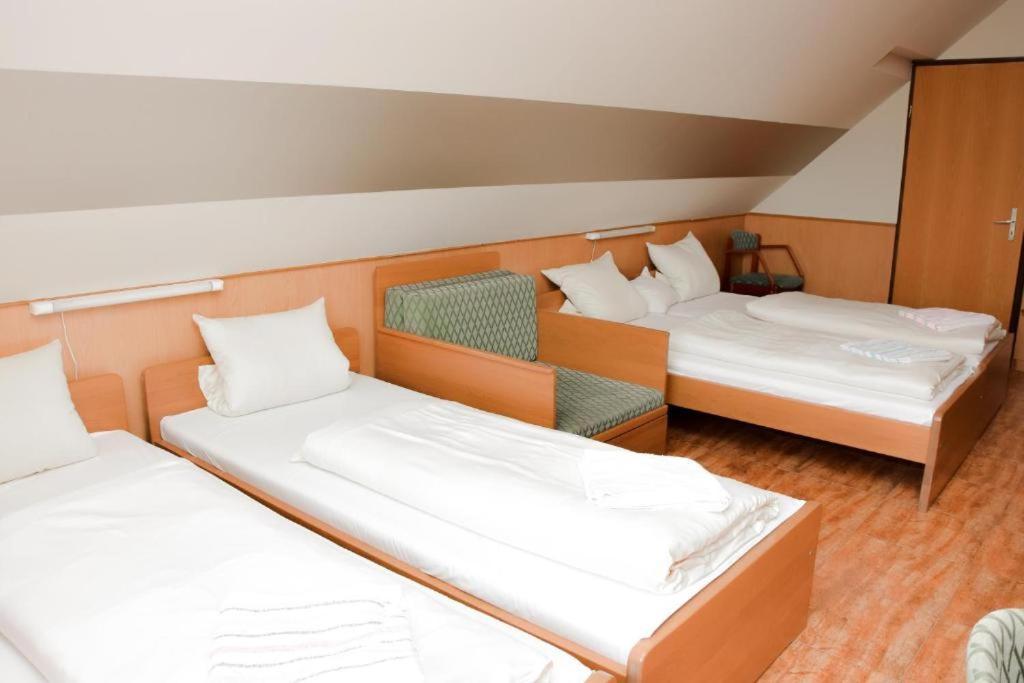 Csikar Csarda Es Panzio Hotel Koszeg Exterior photo